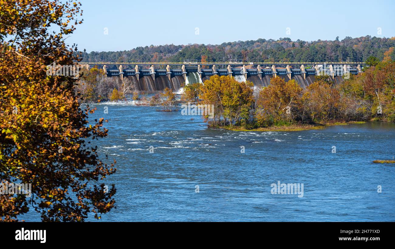 Oliver Dam on the Chattahoochee River at the tail end of Lake Oliver in Columbus, Georgia, with Phenix City, Alabama, to the west. (USA) Stock Photo