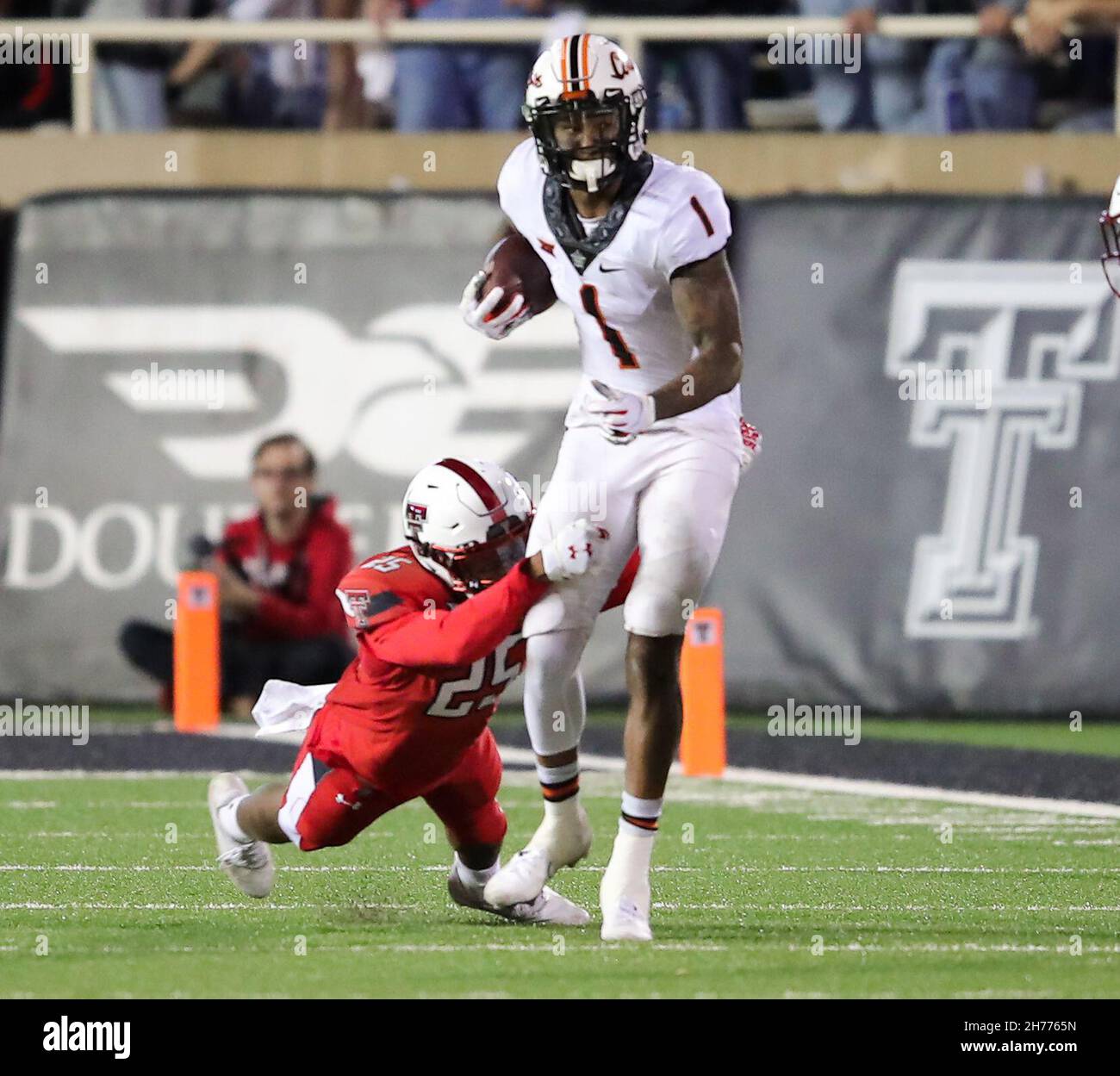 Lubbock, Texas, USA. 20th Nov, 2021. Oklahoma State Cowboys wide ...