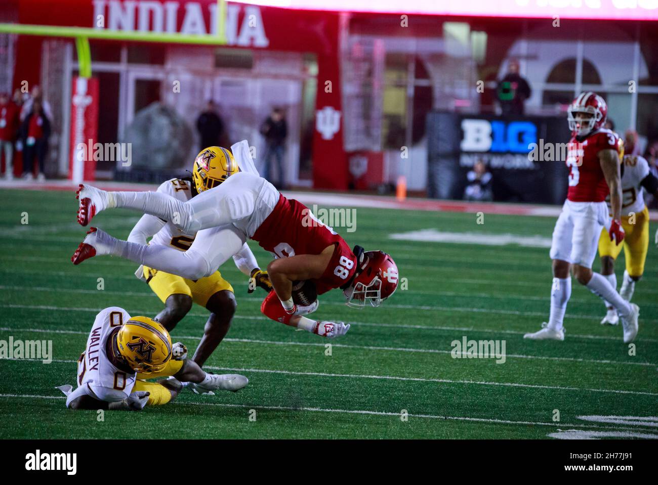 Bloomington, United States. 20th Nov, 2021. Indiana Hoosiers tight end A.J. Barner (88) plays against Minnesota Golden Gophers defensive back Justin Walley (0) during an NCAA football game at Memorial Stadium in Bloomington, Ind. IU lost to Minnesota 35-14. Credit: SOPA Images Limited/Alamy Live News Stock Photo