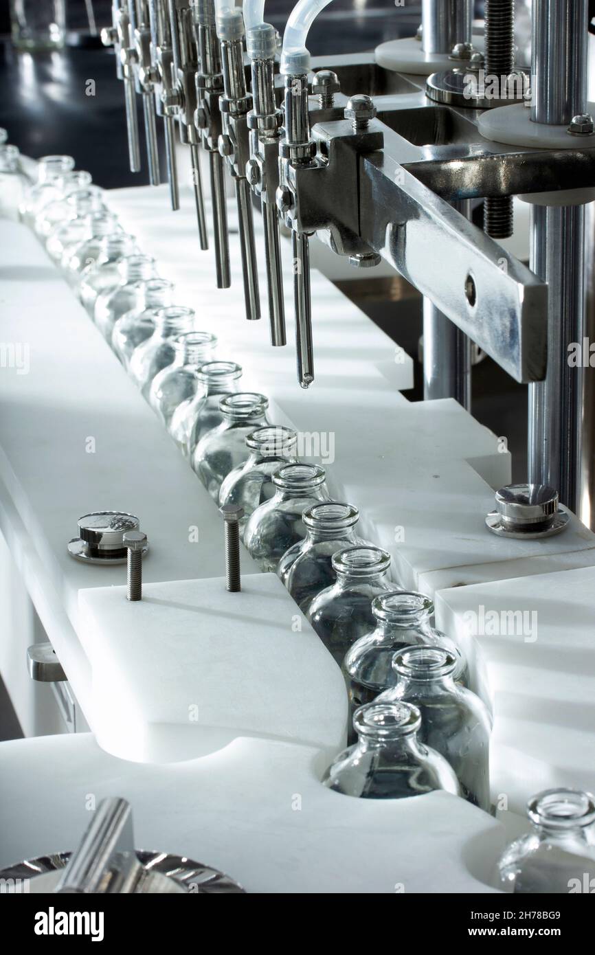 Pharmaceutical production line hi-res stock photography and images - Alamy