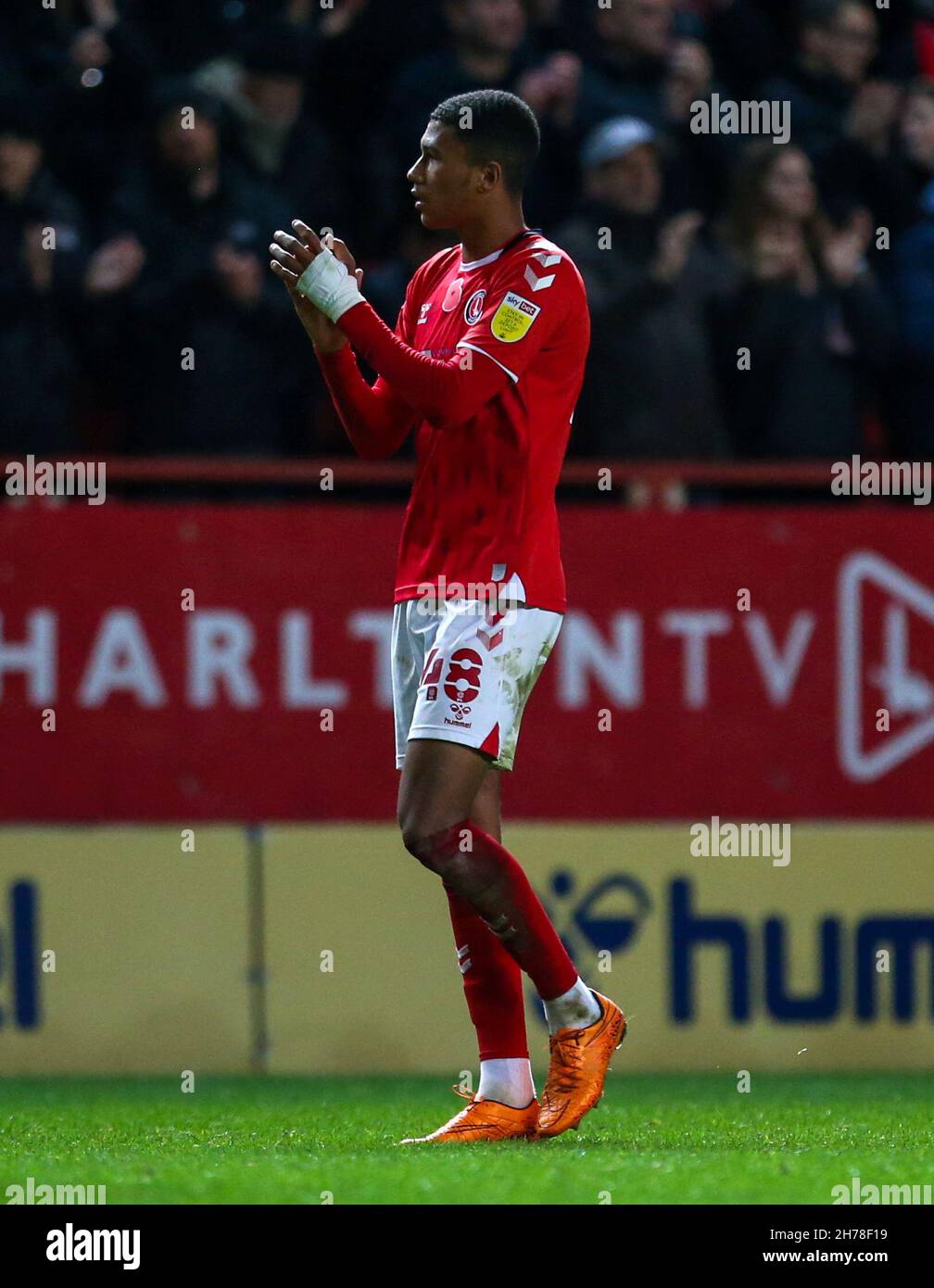 Charlton Athletic's Mason Burstow applauds the fans at full time after the Sky Bet League One match at The Valley, London. Picture date: Saturday November 20, 2021. Stock Photo