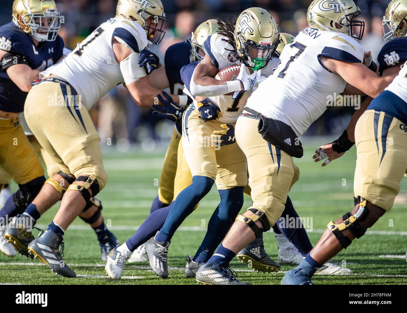 November 20, 2021: Georgia Tech running back Jahmyr Gibbs (1) runs with the  ball during NCAA football game action between the Georgia Tech Yellow  Jackets and the Notre Dame Fighting Irish at