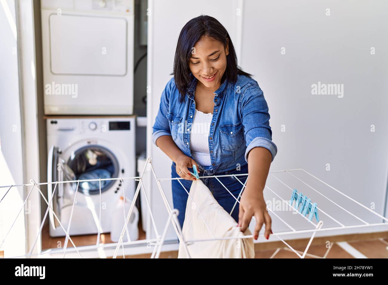 Hispanic Rack Plus size clothing rail hi-res stock photography and images - Alamy