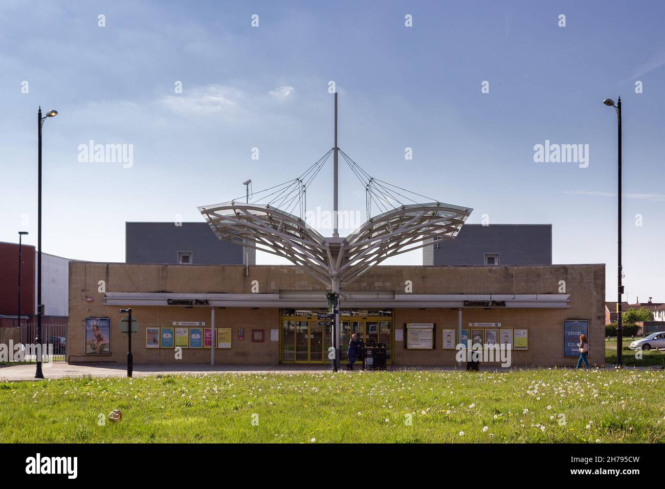 Birkenhead park railway station hires stock photography and images Alamy