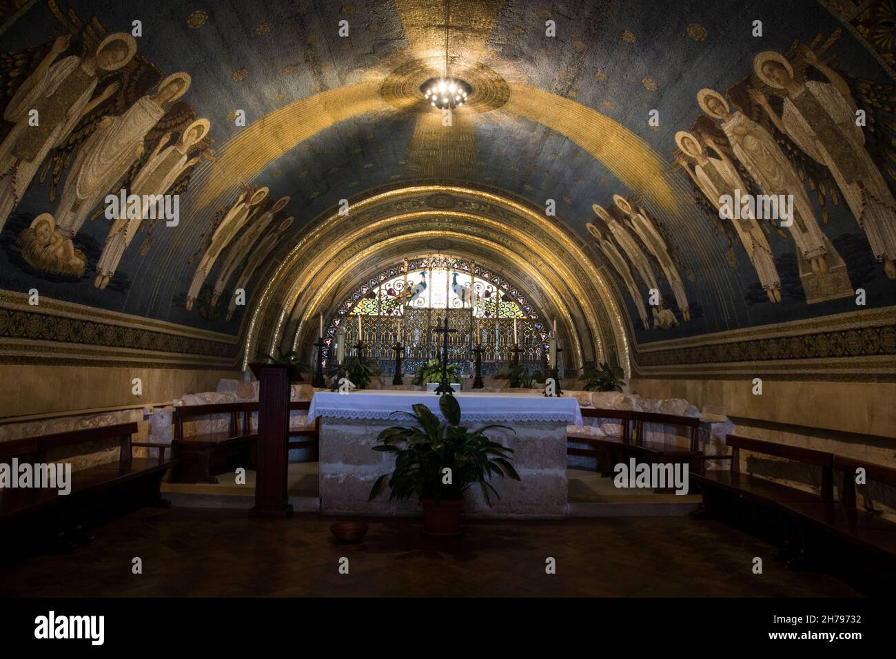Interior of the Franciscan church of the Transfiguration, mount Tabor, Jezreel Valley, Galilee, Israel (architect Antonio Barluzzi 1924) Stock Photo