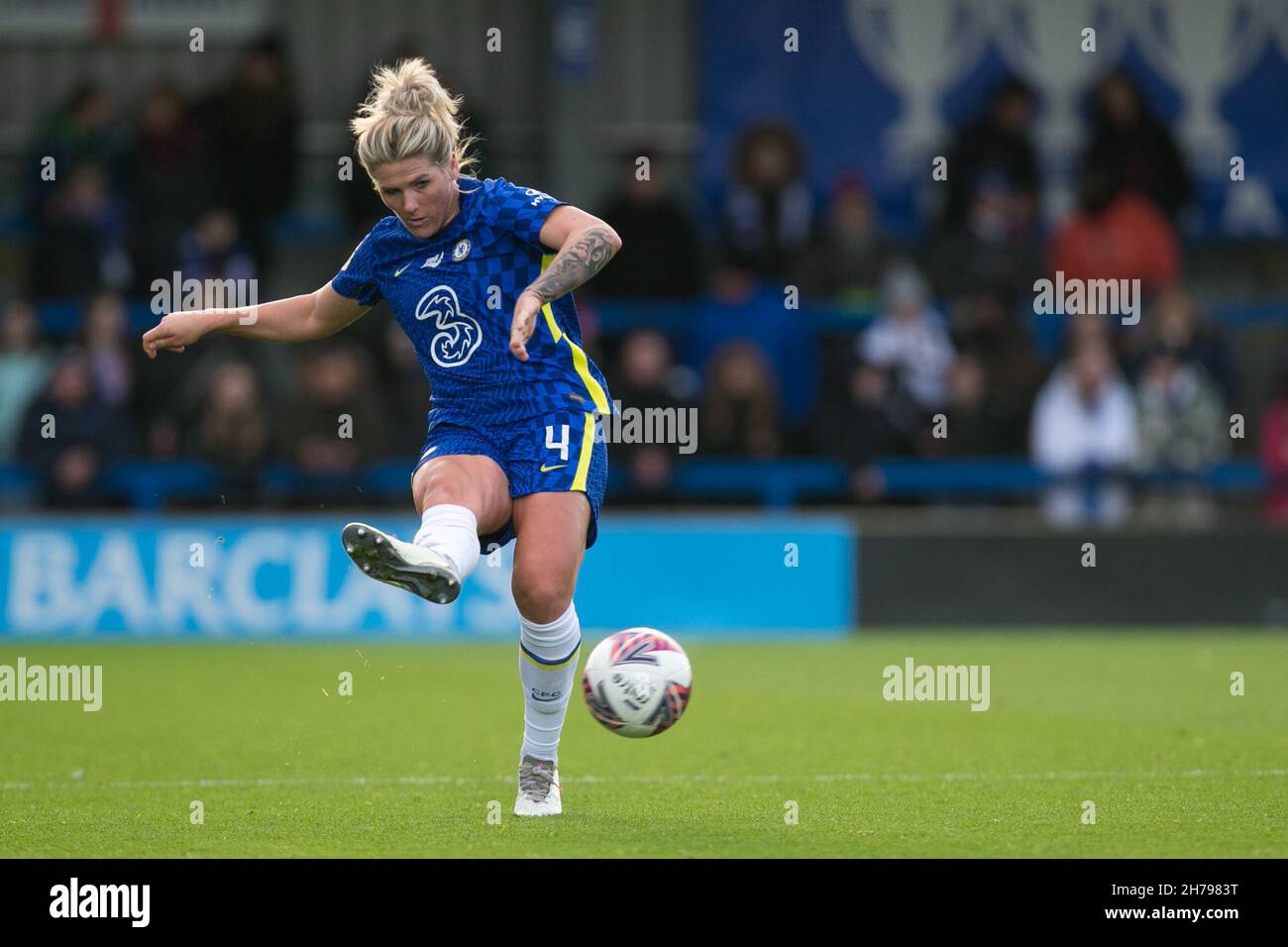 London, UK. 21st Nov, 2021. LONDON, UK. NOVEMBER 21ST : Millie Bright of Chelsea FC controls the ball during the 2021-22 FA Womens Superleague fixture between Chelsea FC and Birmingham City at Kingsmeadow. Credit: Federico Guerra Morán/Alamy Live News Stock Photo