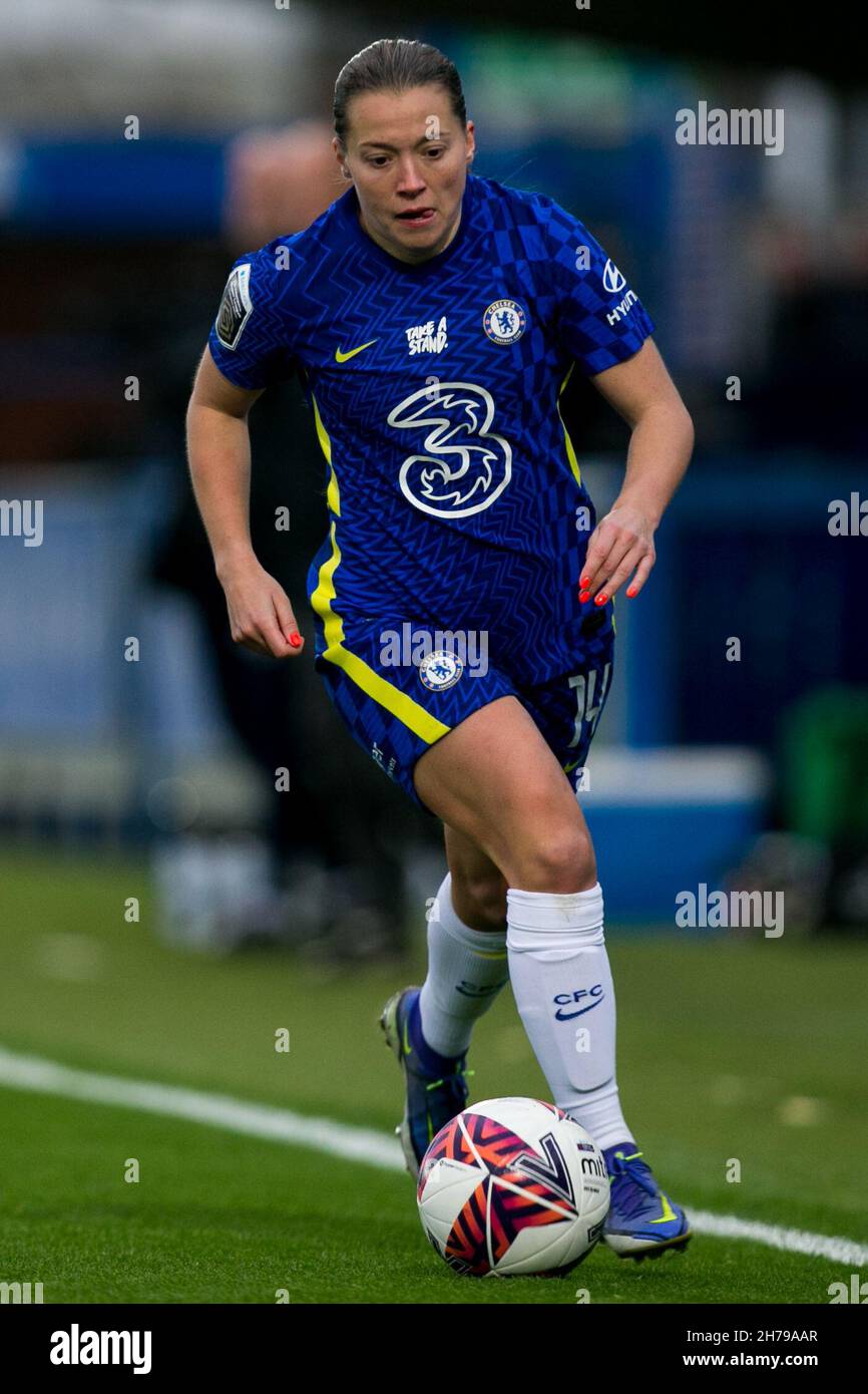 London, UK. 21st Nov, 2021. LONDON, UK. NOVEMBER 21ST : Fran Kirby of Chelsea FC controls the ball during the 2021-22 FA Womens Superleague fixture between Chelsea FC and Birmingham City at Kingsmeadow. Credit: Federico Guerra Morán/Alamy Live News Stock Photo