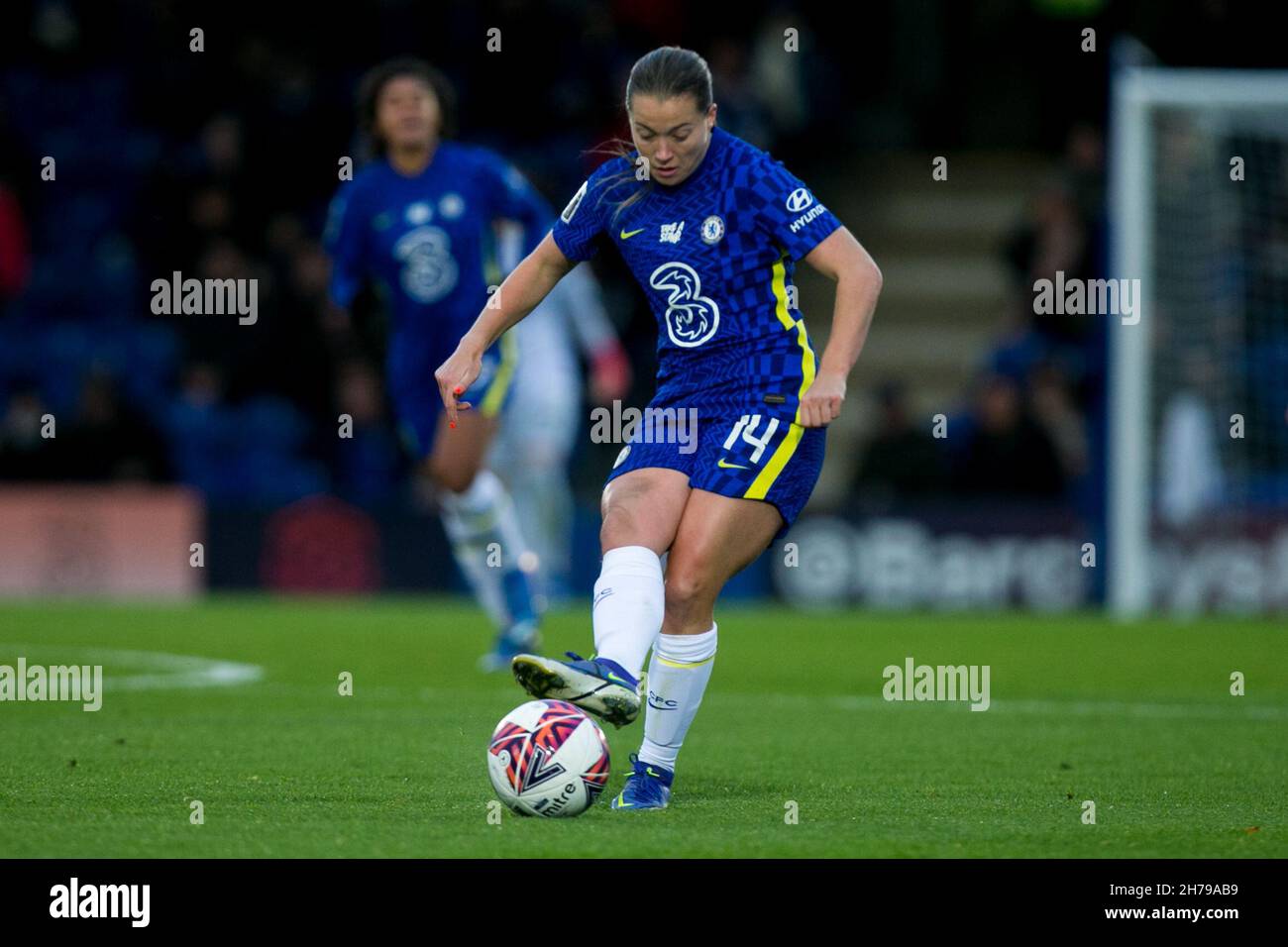 London, UK. 21st Nov, 2021. LONDON, UK. NOVEMBER 21ST : Fran Kirby of Chelsea FC controls the ball during the 2021-22 FA Womens Superleague fixture between Chelsea FC and Birmingham City at Kingsmeadow. Credit: Federico Guerra Morán/Alamy Live News Stock Photo