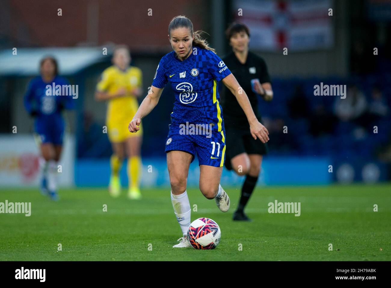 London, UK. 21st Nov, 2021. LONDON, UK. NOVEMBER 21ST : Guro Reiten of Chelsea FC controls the ball during the 2021-22 FA Womens Superleague fixture between Chelsea FC and Birmingham City at Kingsmeadow. Credit: Federico Guerra Morán/Alamy Live News Stock Photo