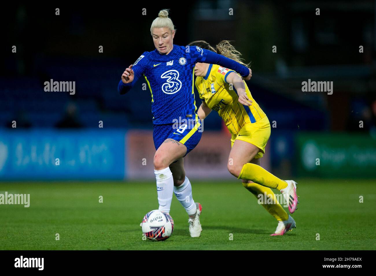 London, UK. 21st Nov, 2021. LONDON, UK. NOVEMBER 21ST : Bethany England of Chelsea FC controls the ball during the 2021-22 FA Womens Superleague fixture between Chelsea FC and Birmingham City at Kingsmeadow. Credit: Federico Guerra Morán/Alamy Live News Stock Photo
