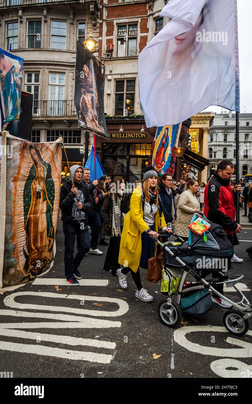 Anti-vaccine protest, London, England, UK, 20/11/2021 Stock Photo