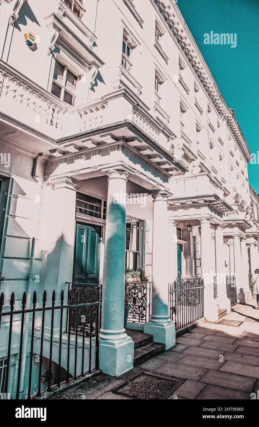 Row colorful houses notting hill hi-res stock photography and images ...