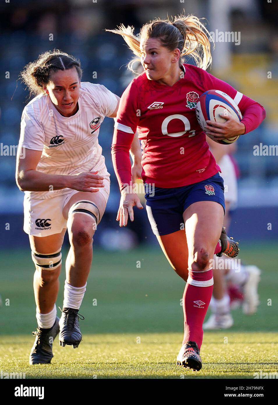 England's Leanne Infante breaks away during the Autumn International match at Sixways Stadium, Worcester. Picture date: Sunday November 21, 2021. Stock Photo