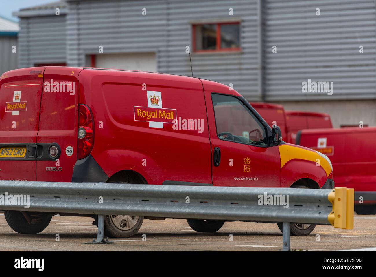 royal mail van, red post office delivery van, parcelforce red van