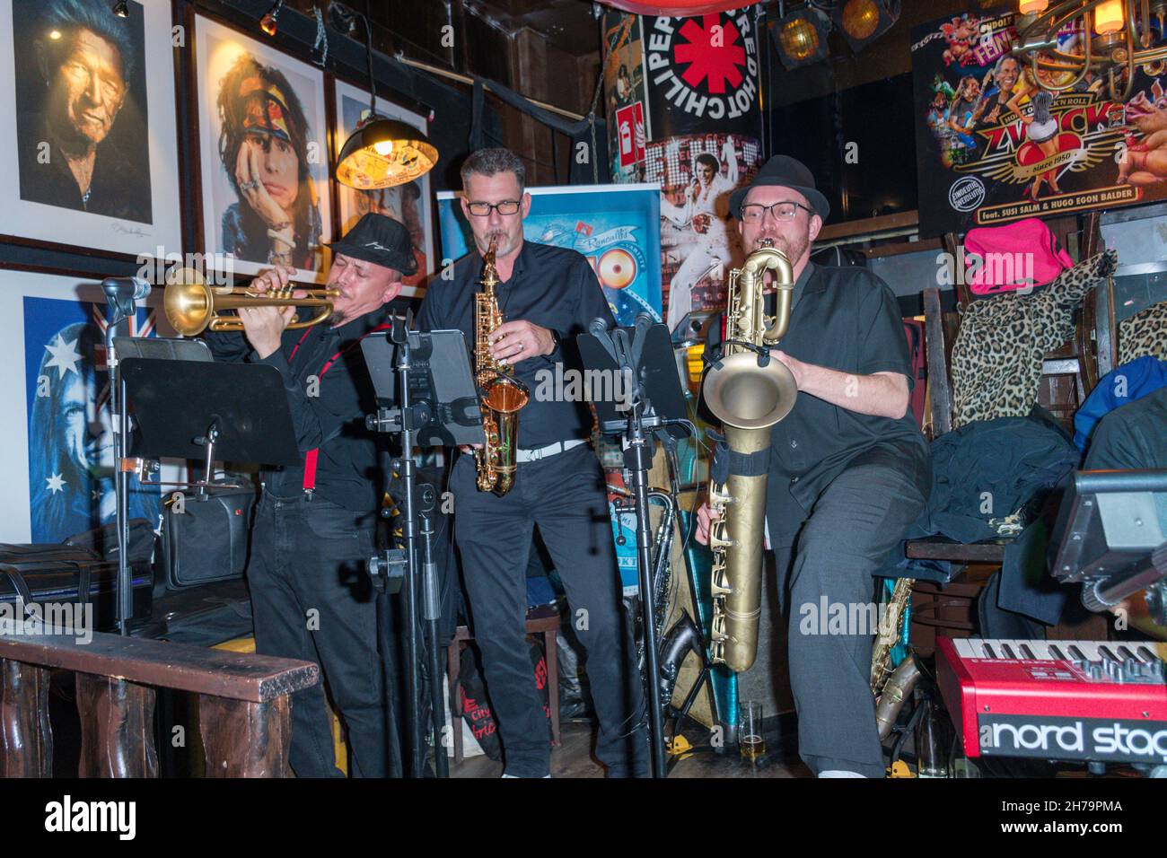 YALLAROO, Bandleader, Frank Kwidor (sax), musikalischer Leiter Volker