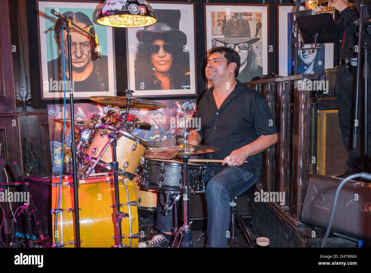 YALLAROO, Bandleader, Frank Kwidor (sax), musikalischer Leiter Volker