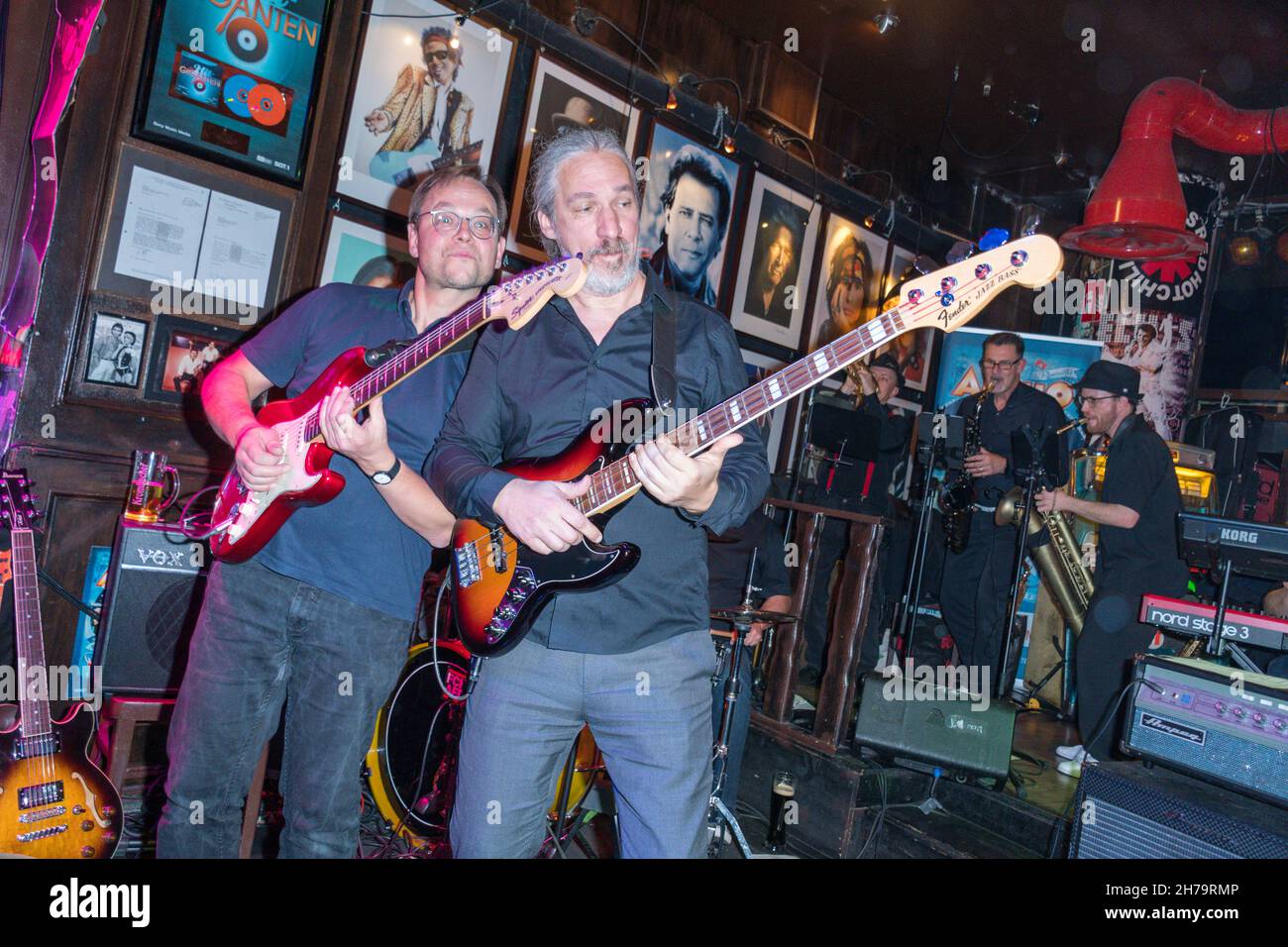 YALLAROO, Bandleader, Frank Kwidor (sax), musikalischer Leiter Volker