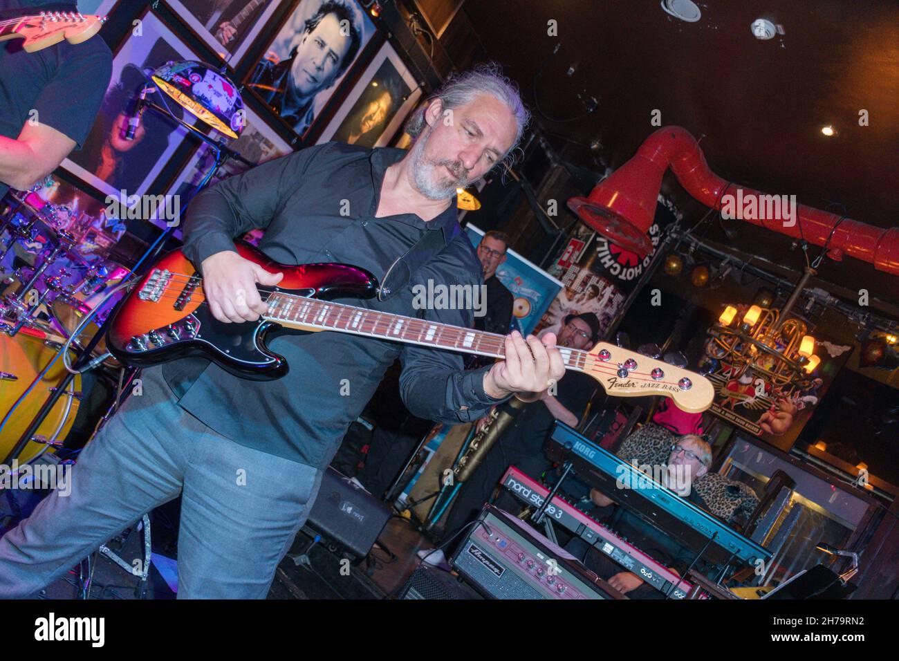 YALLAROO, Bandleader, Frank Kwidor (sax), musikalischer Leiter Volker