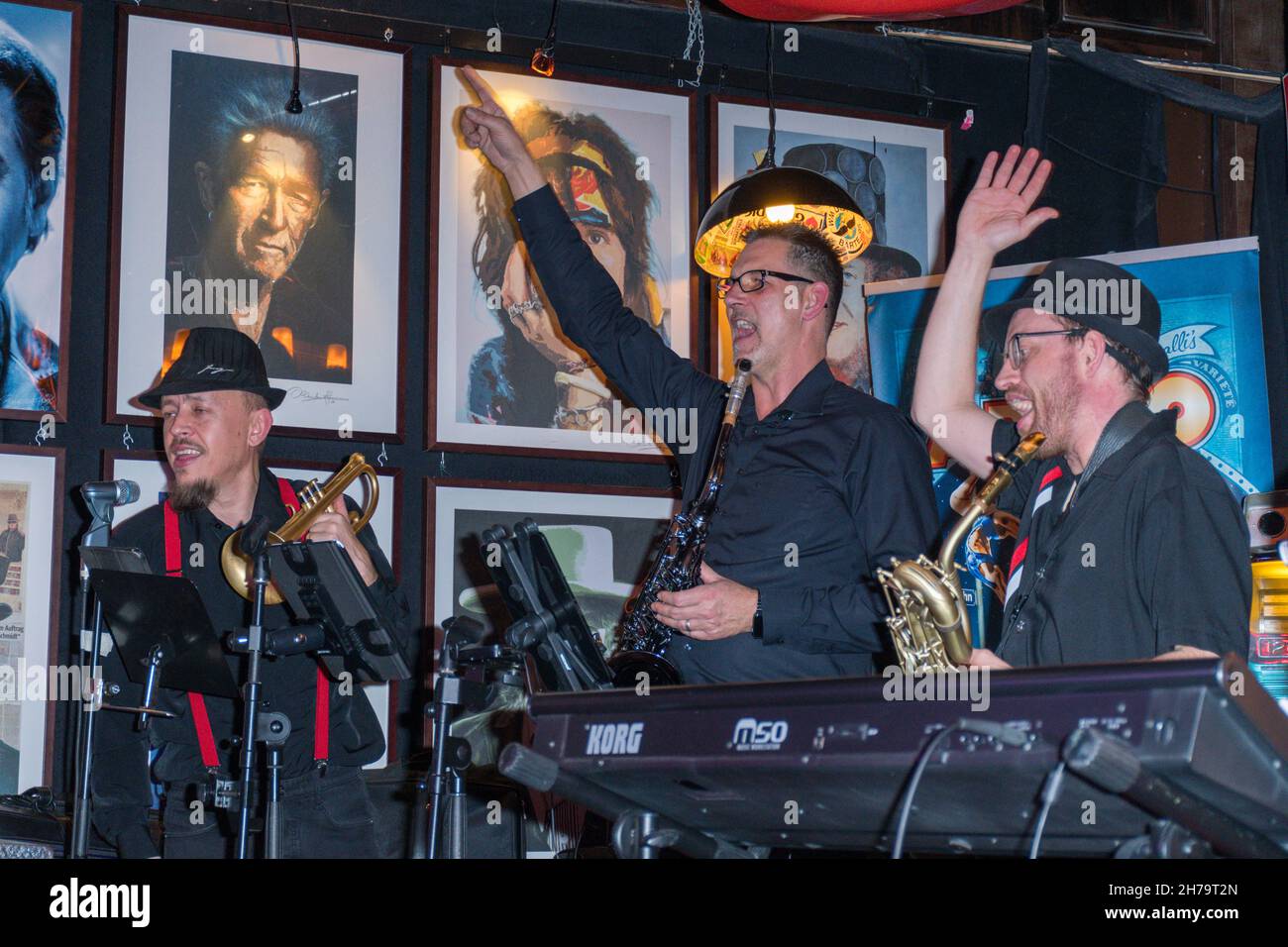 YALLAROO, Bandleader, Frank Kwidor (sax), musikalischer Leiter Volker