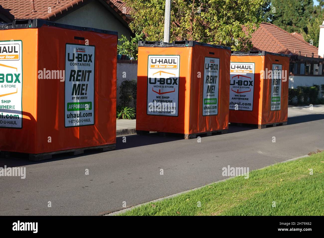 U Haul ubox portable storage pods and moving containers outside a home