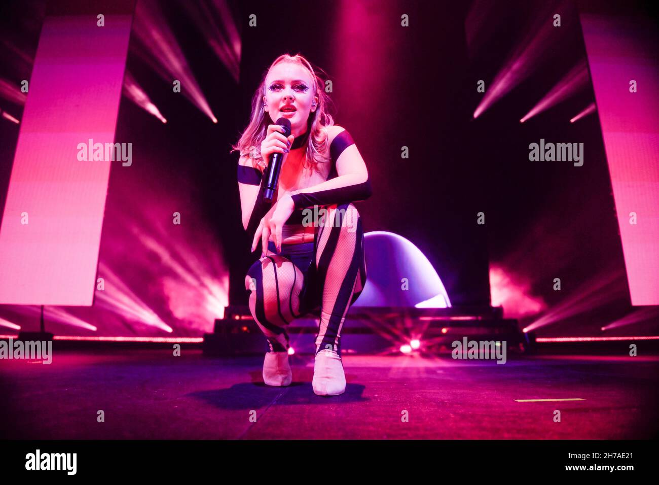 Stockholm, Sweden. 21st Nov, 2021. STOCKHOLM 20211121Swedish singer Zara  Larsson performs at Avicii Arena in Stockholm, Sweden, Nov. 21, 2021,  during The poster girl tour. Photo: Stina Stjernkvist/TT/code 11610 Credit:  TT News