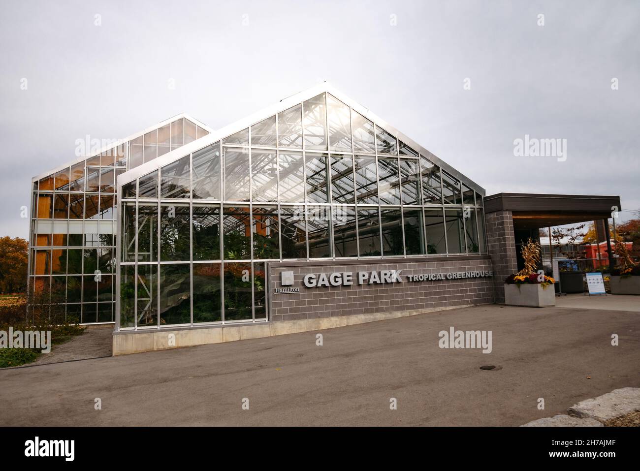 Gage park tropical greenhouse hires stock photography and images Alamy