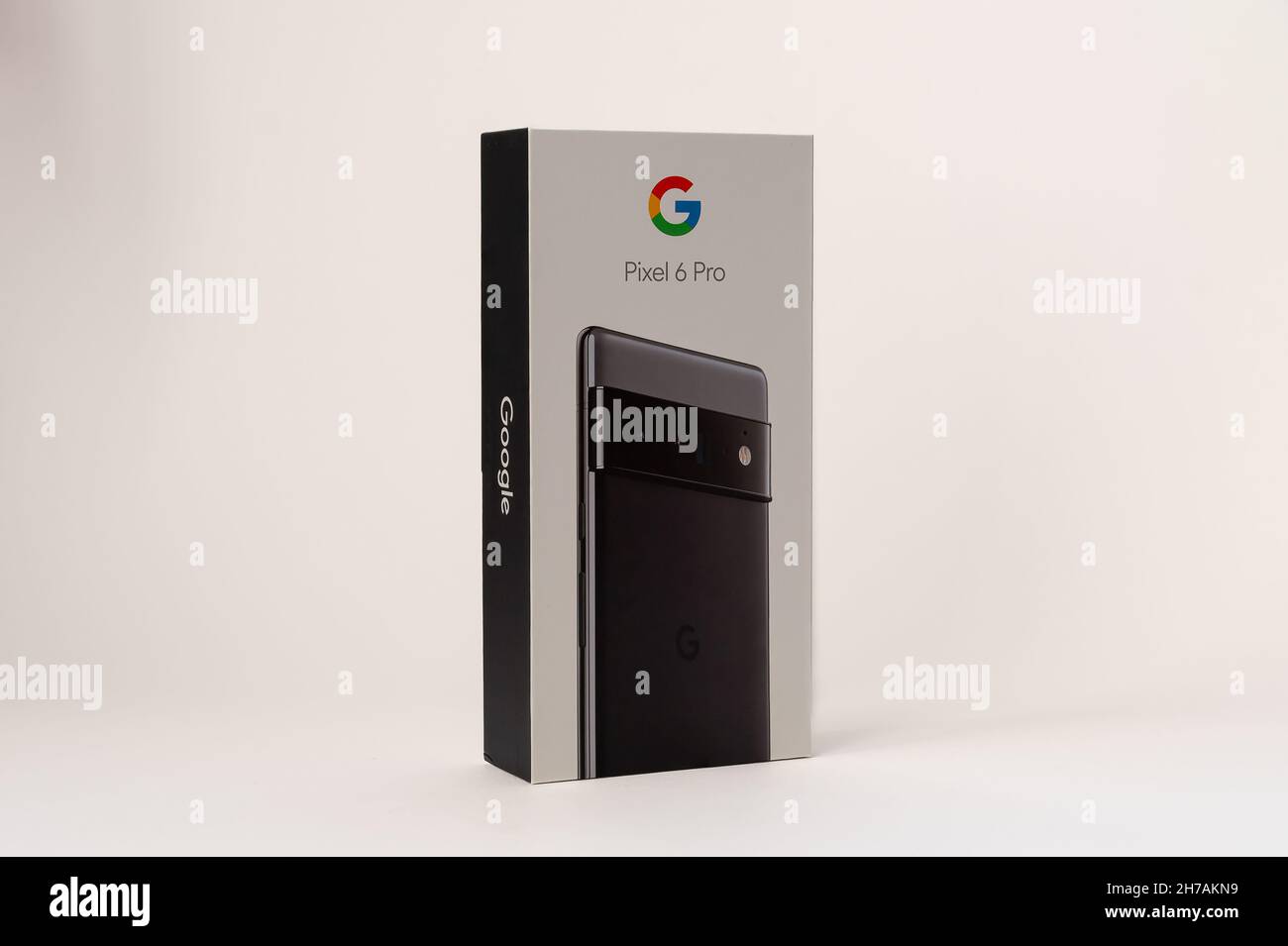 CHESTER, 21 NOVEMBER 2021: Google Pixel 6 Pro - High Tech Smartphone ...