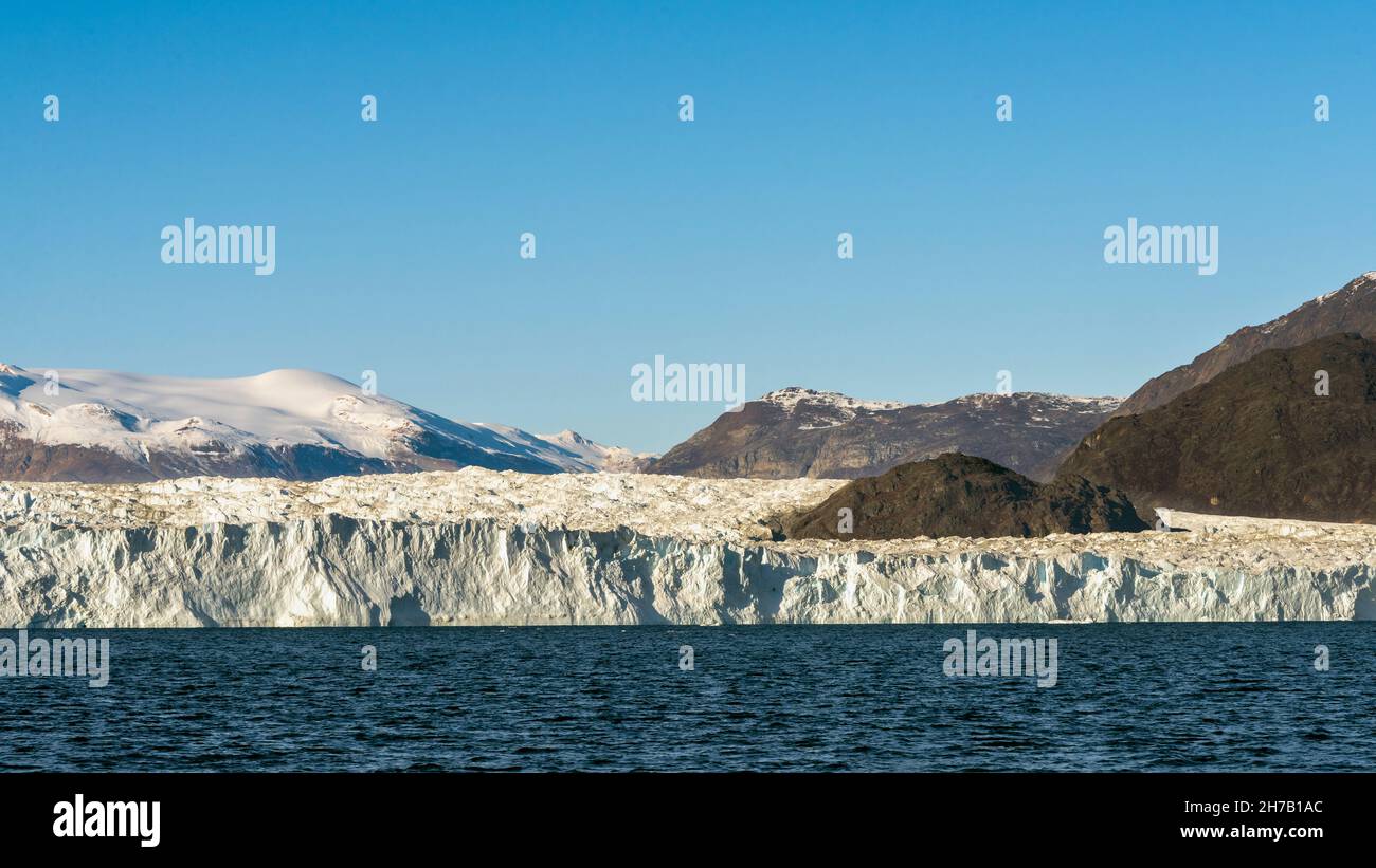 Rolige Brae Glacier with icefields and rognon, Rodefjord, Scoresby Sund, East Greenland Stock Photo