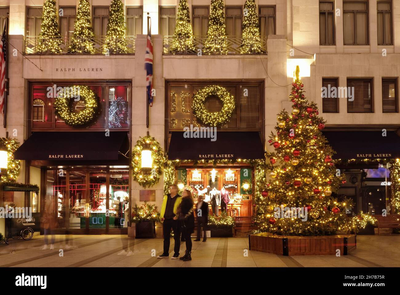 London, UK. The Ralph Lauren store Christmas display and Christmas tree in  Old Bond Street Stock Photo - Alamy