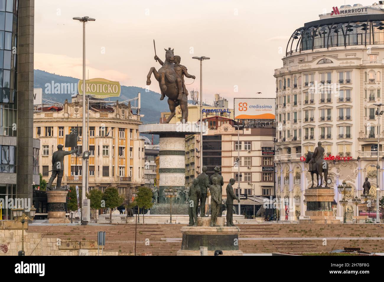 monument-of-alexander-the-great-makedonski-at-the-macedonian-square-in