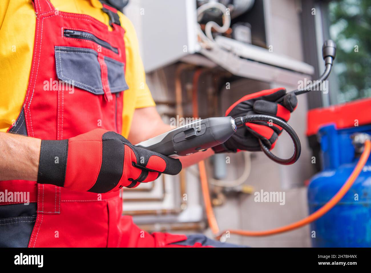 Leak detection hi-res stock photography and images - Alamy