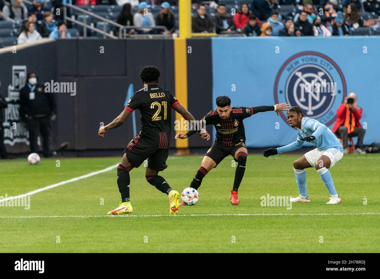New York, United States. 21st Nov, 2021. Marcelino Moreno (10) of Atlanta United kicks the ball during first round game of MLS Cup versus NYCFC on Yankee stadium. NYCFC won 2 - 0 and progressed to semifinal of MLS Cup. They will play New England Revolution for the place in Eastern Conference final. (Photo by Lev Radin/Pacific Press) Credit: Pacific Press Media Production Corp./Alamy Live News Stock Photo