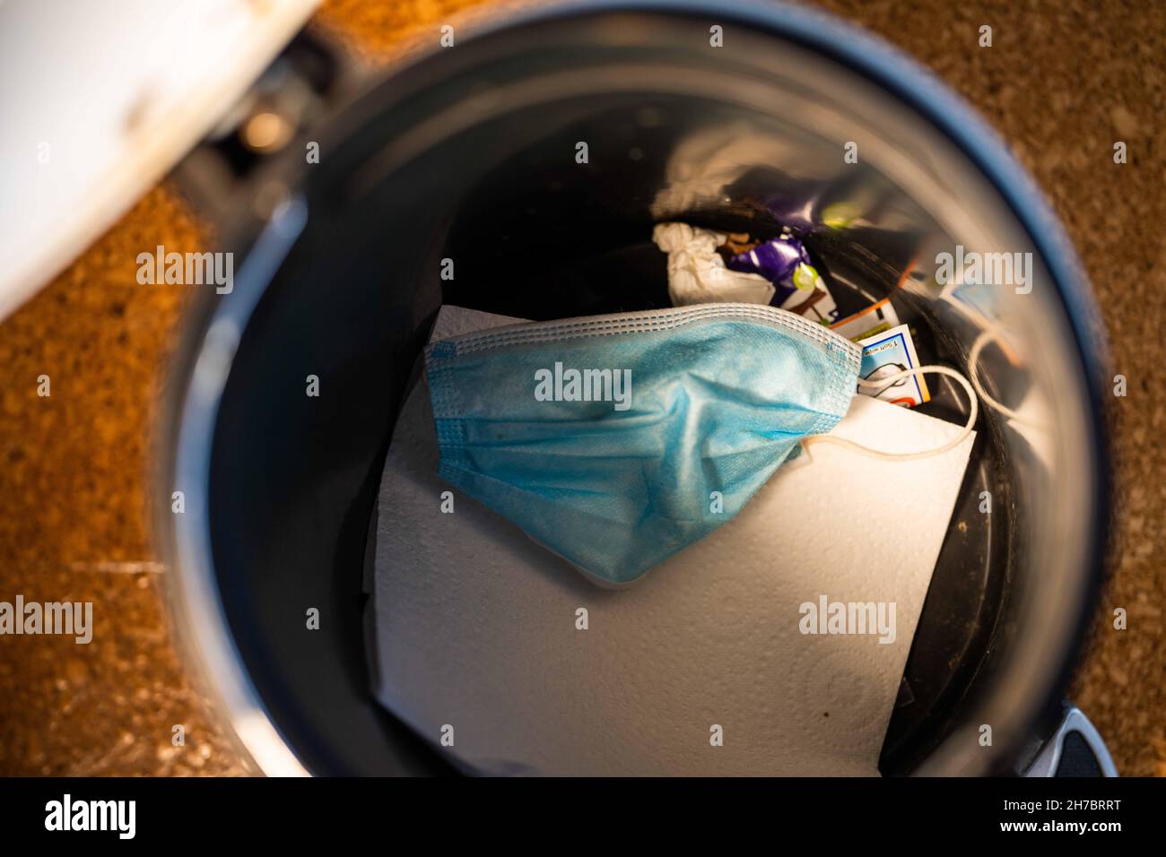 mask in bin, rubbish, garbage and trash. Littering a safety mask in Australia Stock Photo Alamy