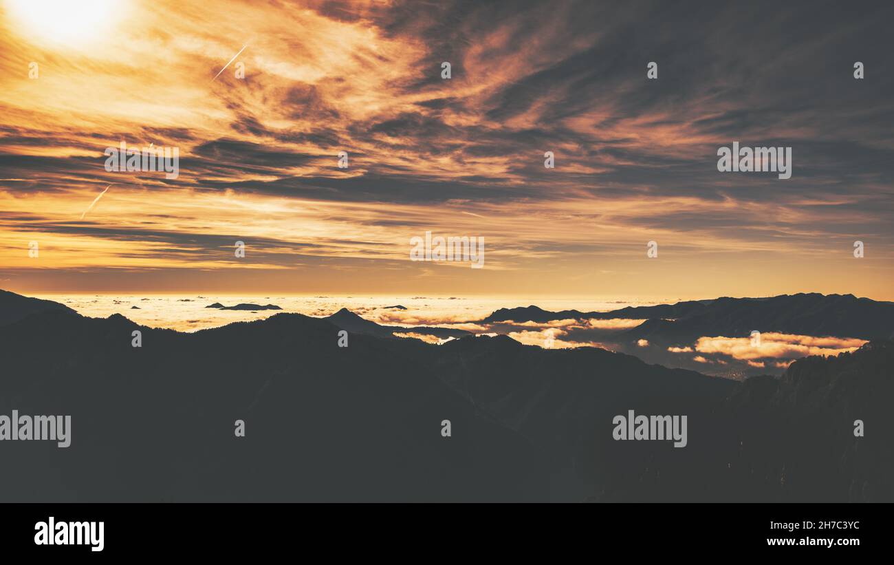Mountains panorama alpine landscape hi-res stock photography and images ...