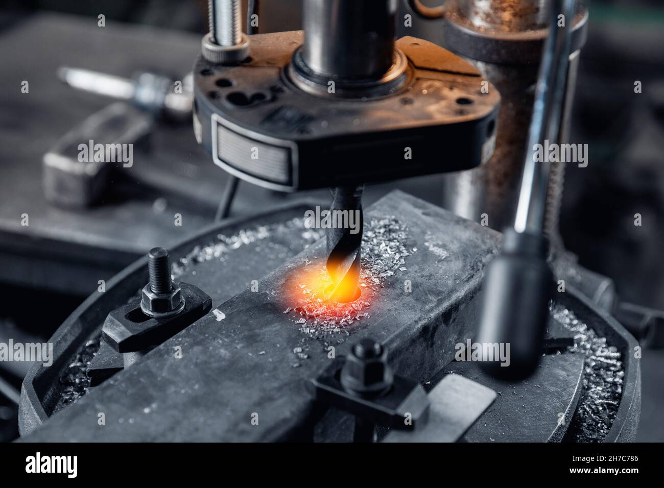 Closeup cnc mill industrial metalworking cutting drill Stock Photo - Alamy