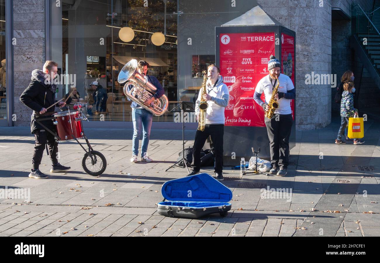 Busker playing alto saxophone hires stock photography and images Alamy