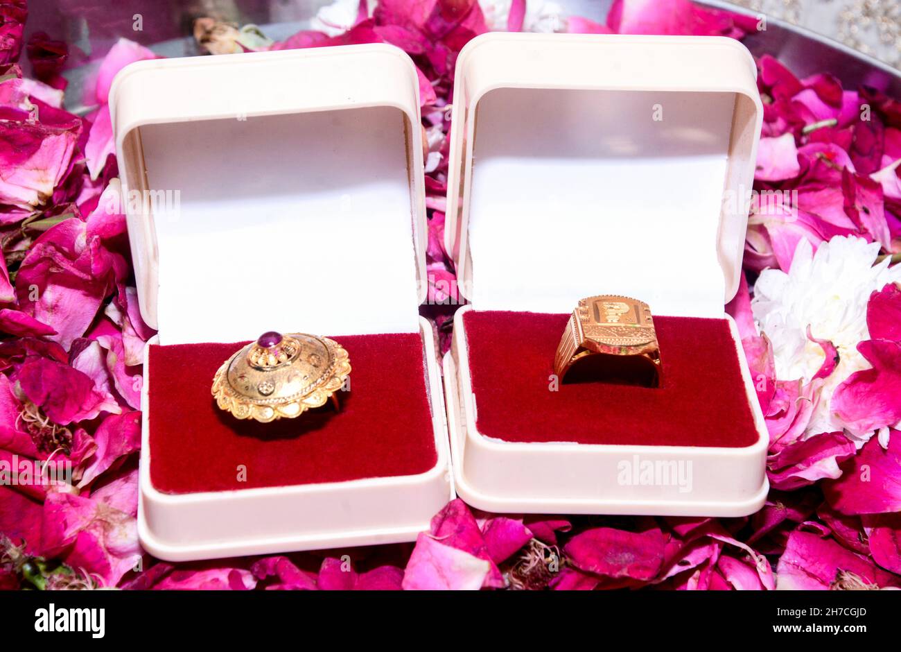 Ring Ceremony 💍 #ringceremony #groom #bride #weddingsoon #moment #parbhani  #shoot #click #photography #Smile #happyfaces😍 | Instagram