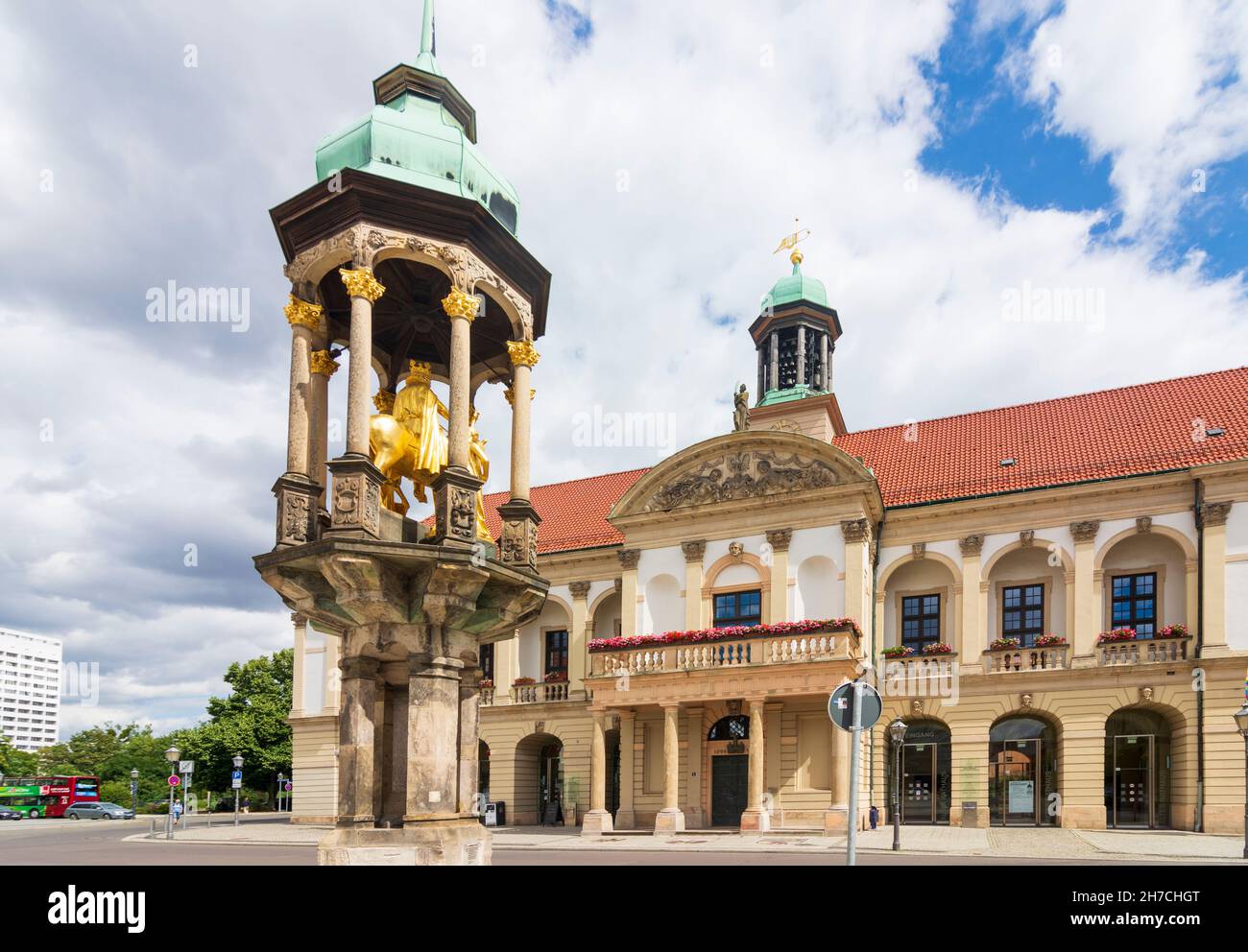 Magdeburg: Old Town Hall, Replica of the Magdeburg rider in , Sachsen-Anhalt, Saxony-Anhalt, Germany Stock Photo