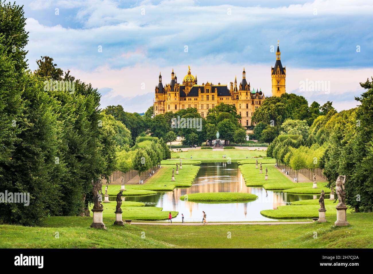 Schwerin Schloss Schwerin Castle Royal Garden In Mecklenburg Schwerin 