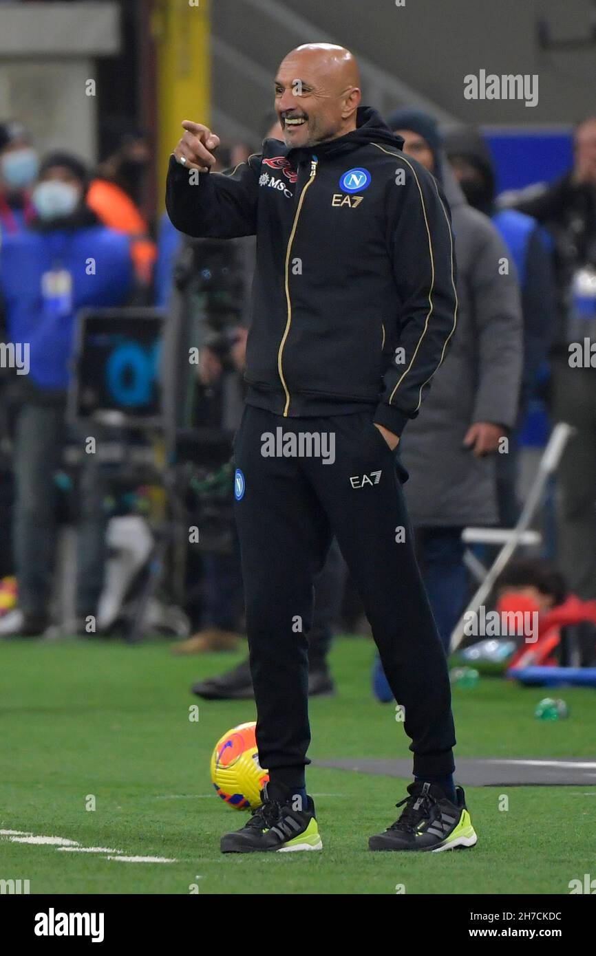 Milano, Italy. 21st Nov, 2021. Luciano Spalletti coach of SSC Napoli reacts  during the Serie A football match between FC Internazionale and SSC Napoli  at San Siro stadium in Milano (Italy), November