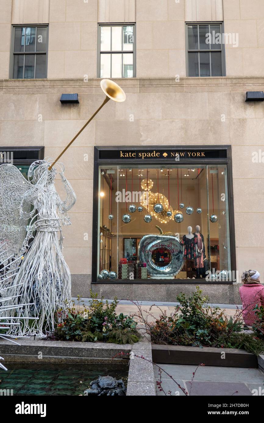 Kate Spade Store at Rockefeller Center during the Holidays, 2021, NYC, USA  Stock Photo - Alamy