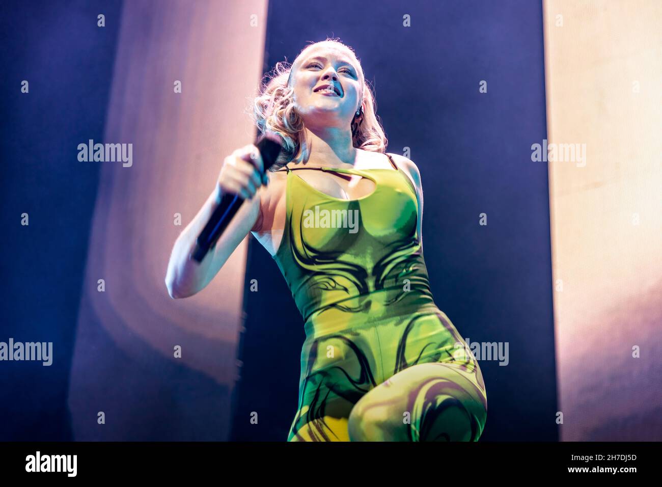 Oslo, Norway. 20th, November 2021. The Swedish singer and songwriter Zara  Larsson performs a live concert at Oslo Spektrum in Oslo. (Photo credit:  Gonzales Photo - Terje Dokken Stock Photo - Alamy