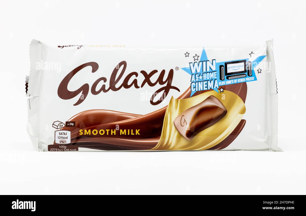 Galaxy Milk Chocolate Bar 200G Stock Photo - Alamy