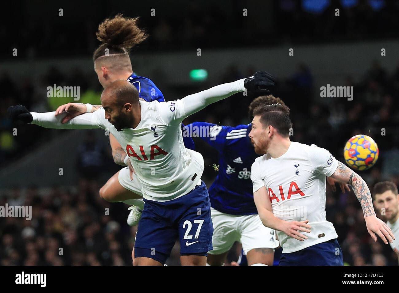 London, UK. 21st Nov, 2021. Kalvin Phillips of Leeds Utd (c) and Lucas Moura of Tottenham Hotspur (27) jump for a header. Premier League match, Tottenham Hotspur v Leeds Utd at the Tottenham Hotspur Stadium in London on Sunday 21st November 2021. this image may only be used for Editorial purposes. Editorial use only, license required for commercial use. No use in betting, games or a single club/league/player publications. pic by Steffan Bowen/Andrew Orchard sports photography/Alamy Live news Credit: Andrew Orchard sports photography/Alamy Live News Stock Photo