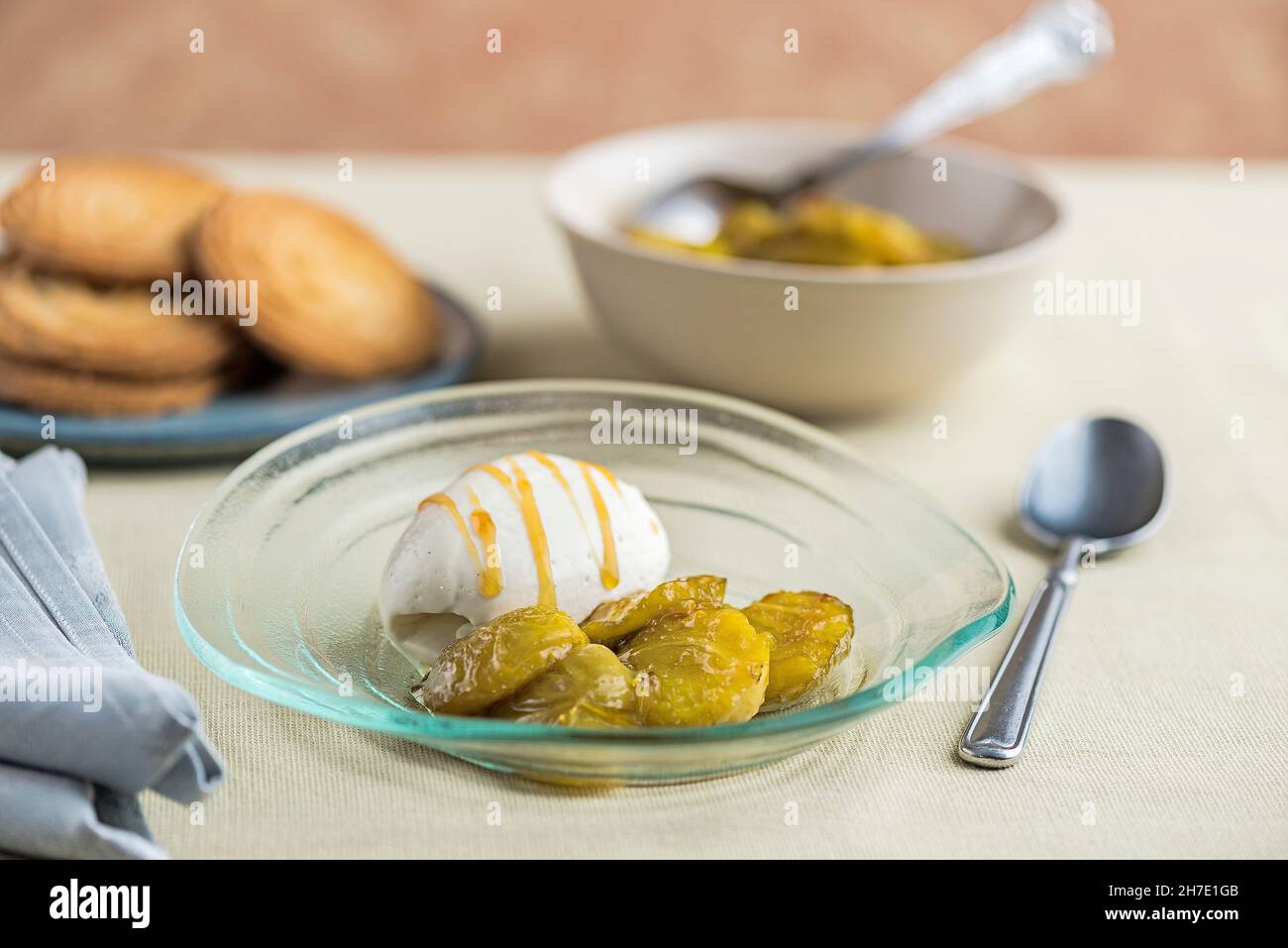 Roasted bananas with vanilla ice cream Stock Photo Alamy