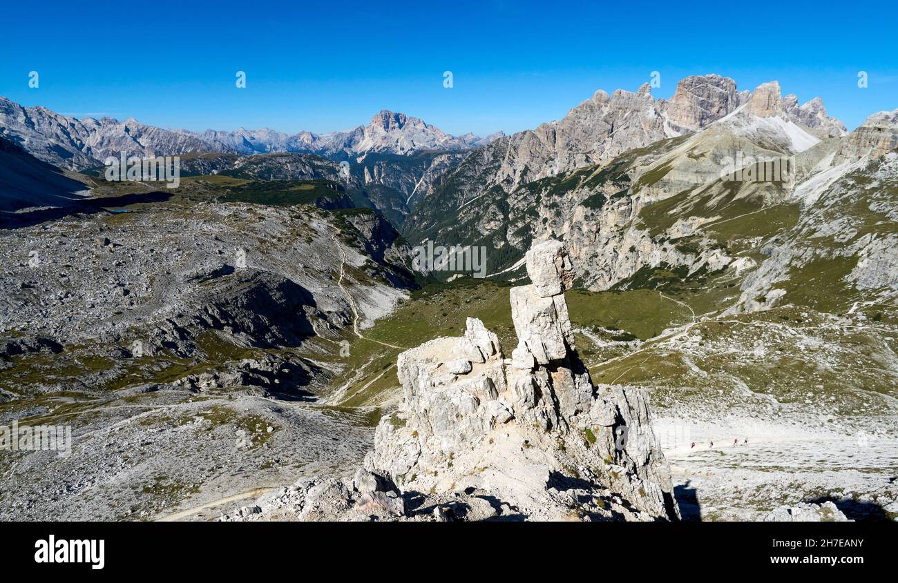 View from the higher-level Passportenkofel path towards the Rienzboden, Col Forcelina and Val Rinbon, Drei Zinnen, Sexten Dolomites Stock Photo