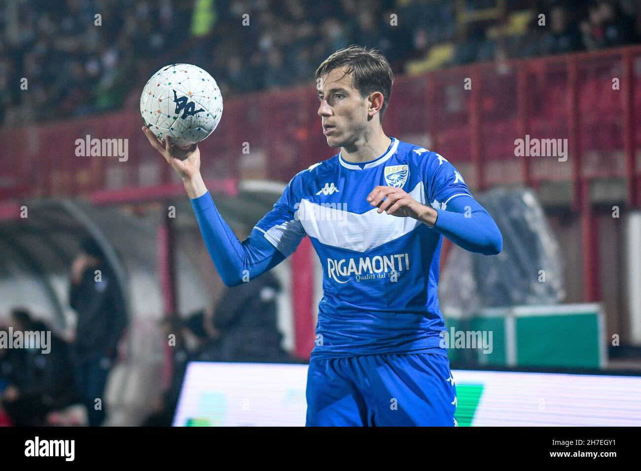 Stadio Romeo Menti, Vicenza, Italy, November 20, 2021, Massimiliano Mangraviti (Brescia) portrait in action  during  LR Vicenza vs Brescia Calcio - It Stock Photo