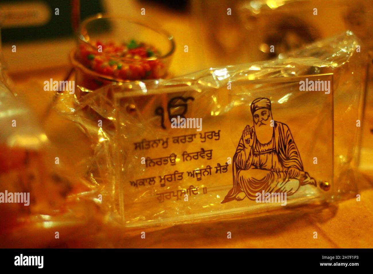 New Delhi, India. 19th Nov, 2021. Magnificent Punjabi glass paintings depicting the portrait of Guru Nanak Dev ji. (Credit Image: © Shikha Arya/Pacific Press via ZUMA Press Wire) Stock Photo