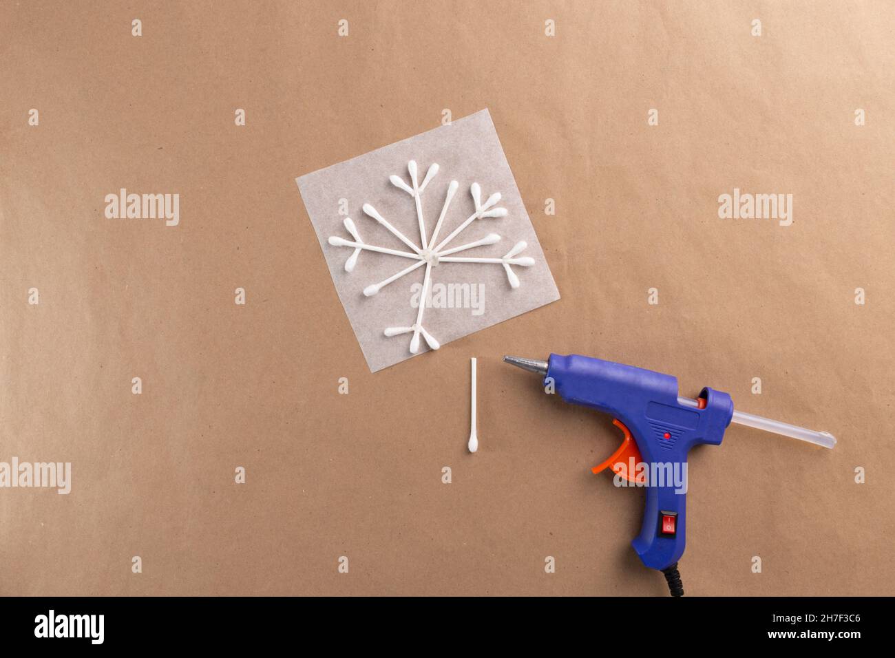 cotton swab snowflake craft for kids, Christmas activity for preschooler Stock Photo Alamy