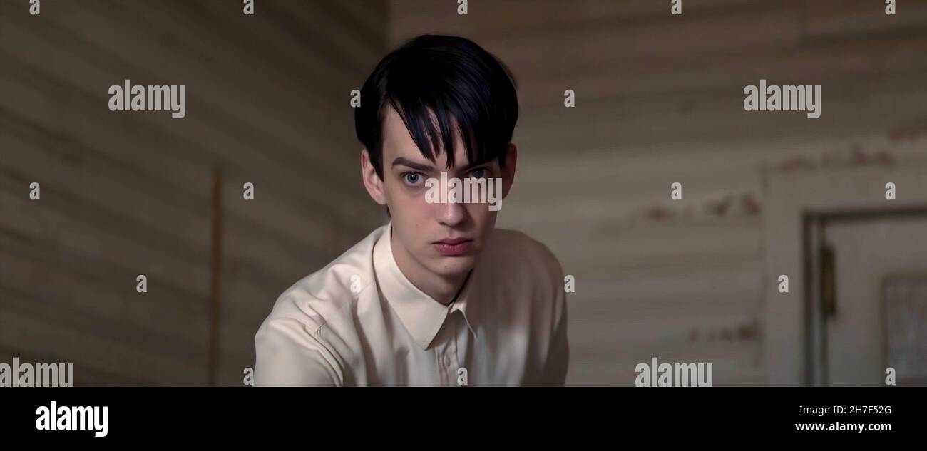 THE POWER OF THE DOG Kodi Smit McPhee 2021 © Netflix / Courtesy THE POWER OF THE DOG Kodi Smit McPhee 2021 © Netflix / Courtesy